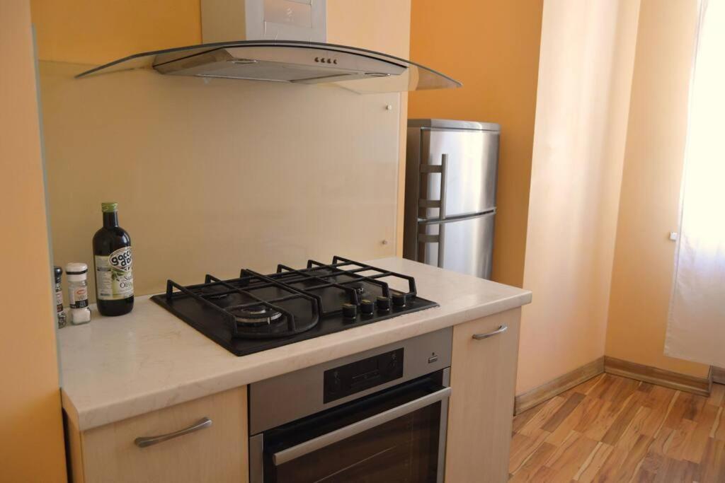 Spacious Old Town Family Peachy 2 Bedrooms Apartment, Nearby The Riga Presidential Castle Exterior photo