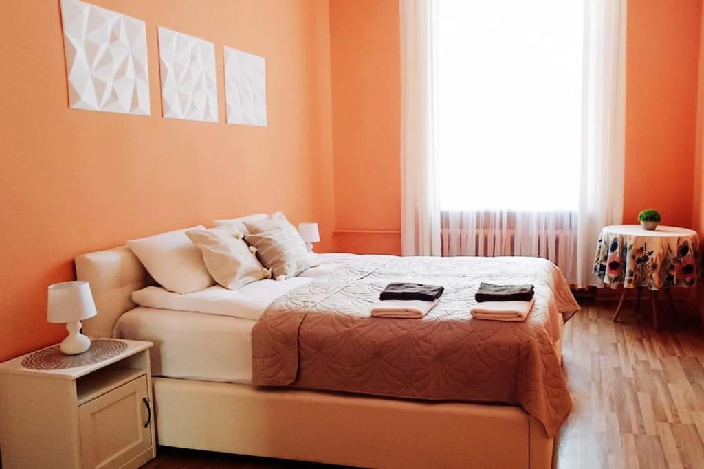 Spacious Old Town Family Peachy 2 Bedrooms Apartment, Nearby The Riga Presidential Castle Exterior photo