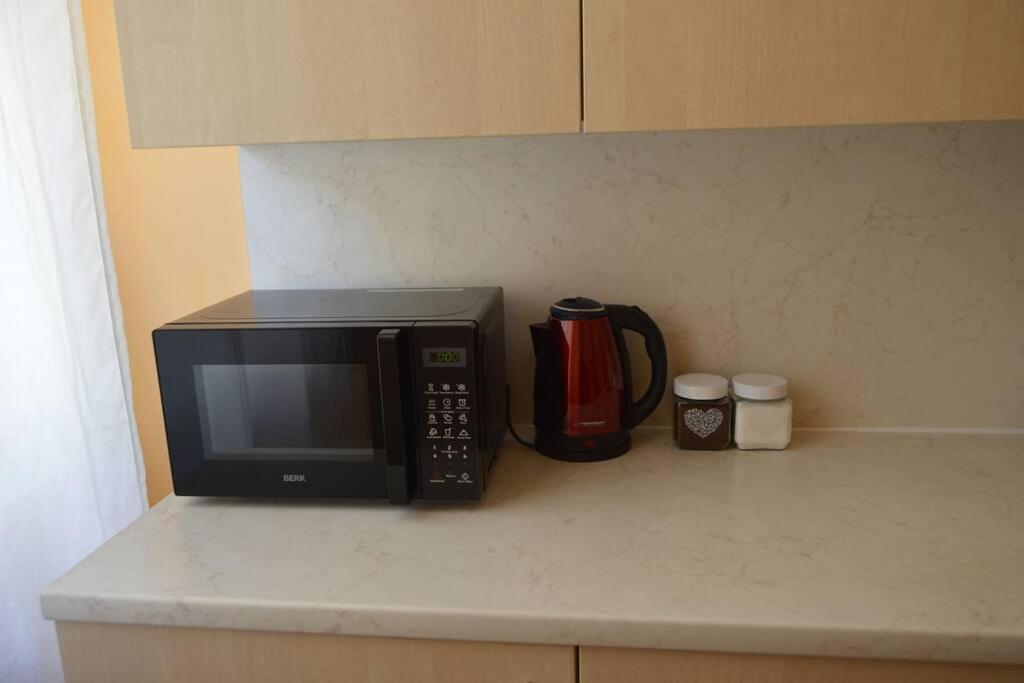 Spacious Old Town Family Peachy 2 Bedrooms Apartment, Nearby The Riga Presidential Castle Exterior photo