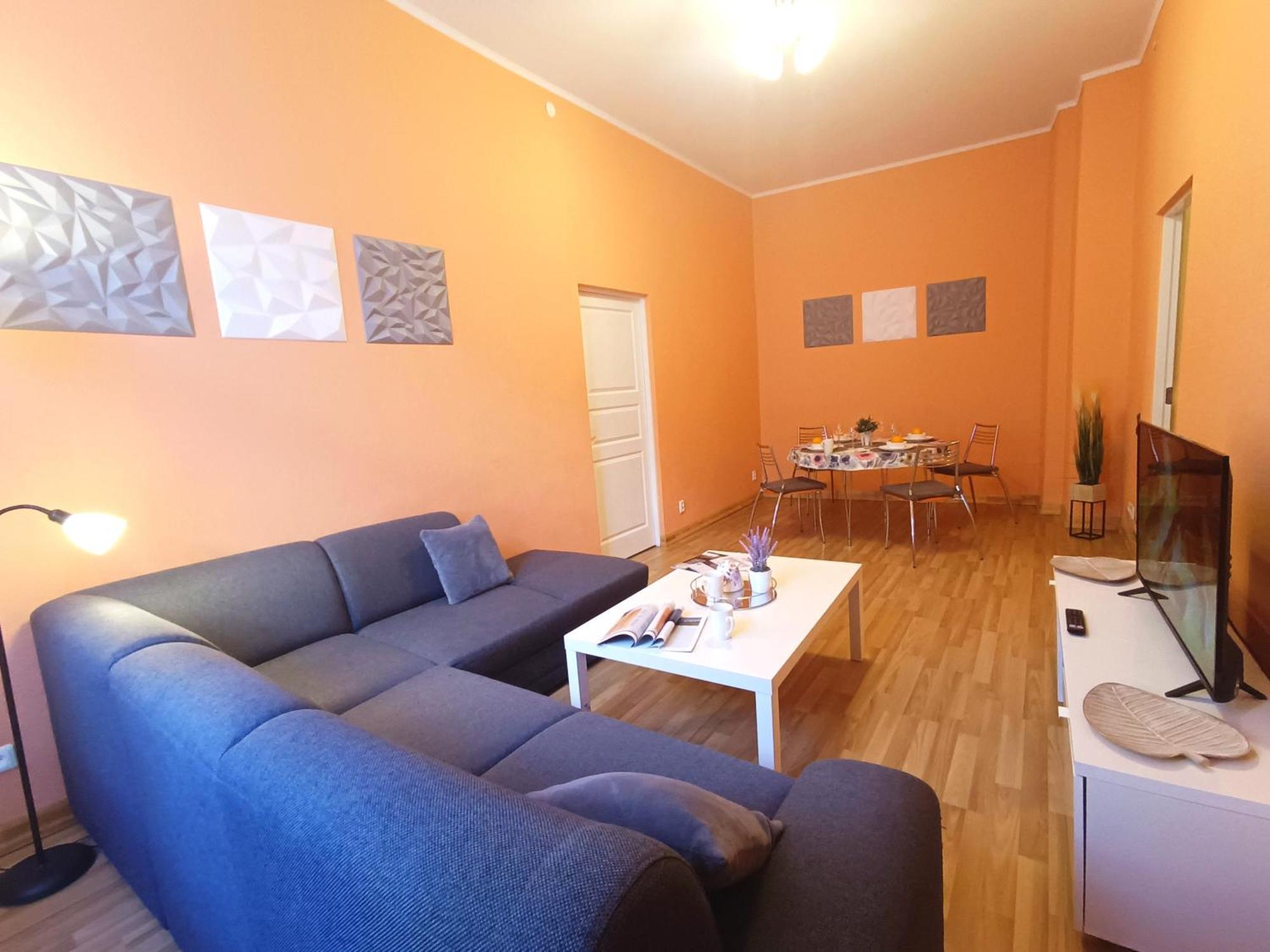 Spacious Old Town Family Peachy 2 Bedrooms Apartment, Nearby The Riga Presidential Castle Exterior photo